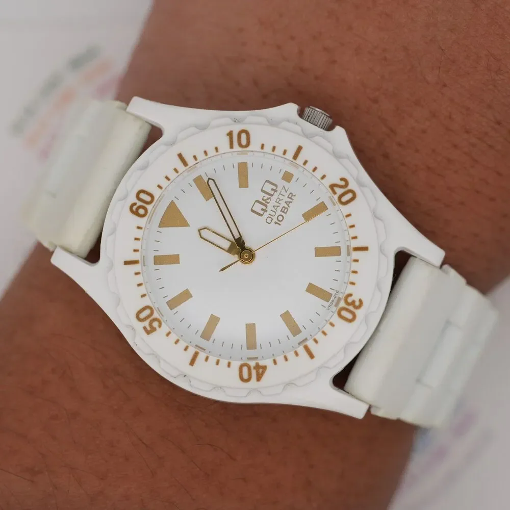 Vintage Q&Q JDM VR38-916 White Diver Watch 37mm 10 Bar Cal. 2035 New Battery